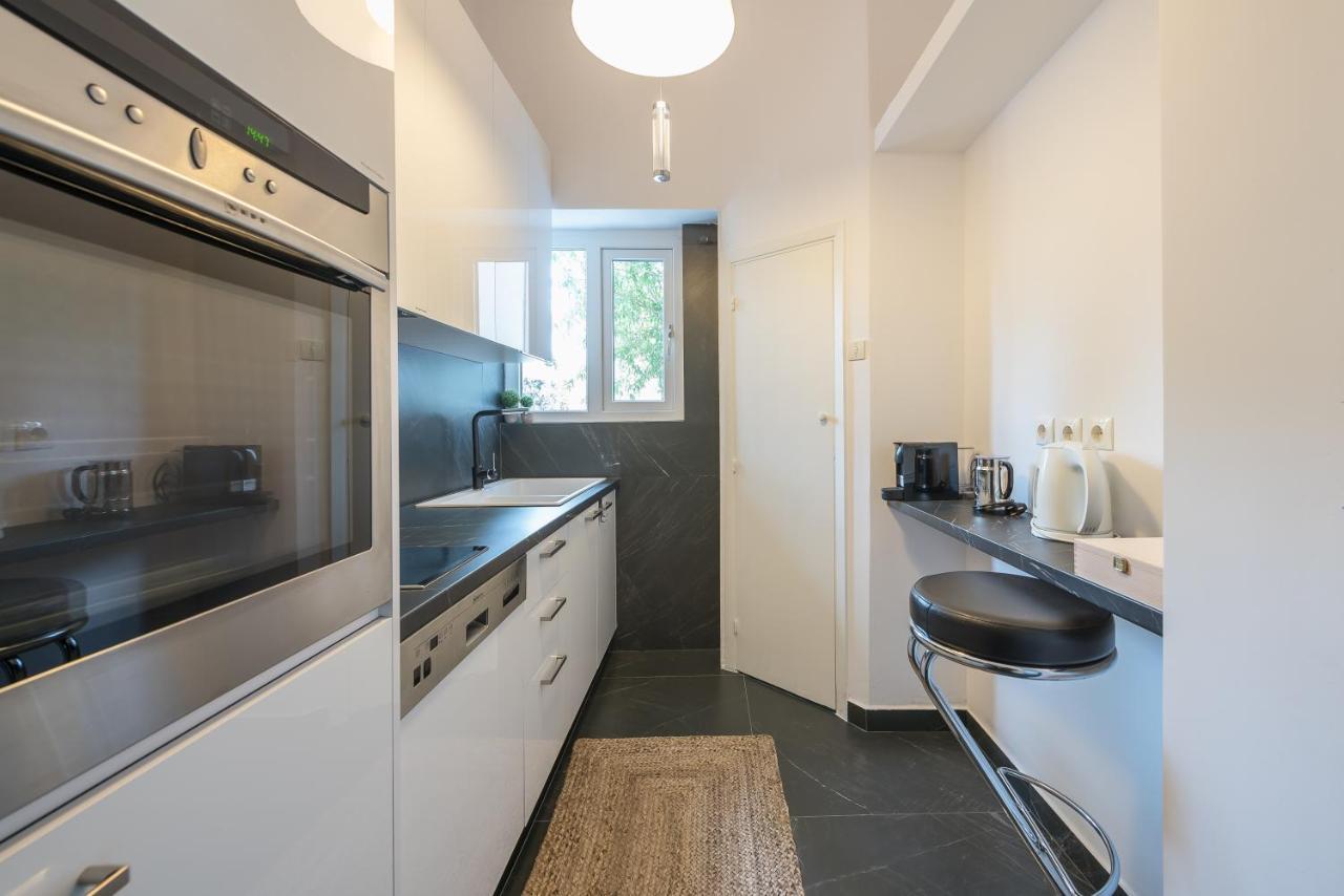 Garden Villa Glyfada 아테네 외부 사진